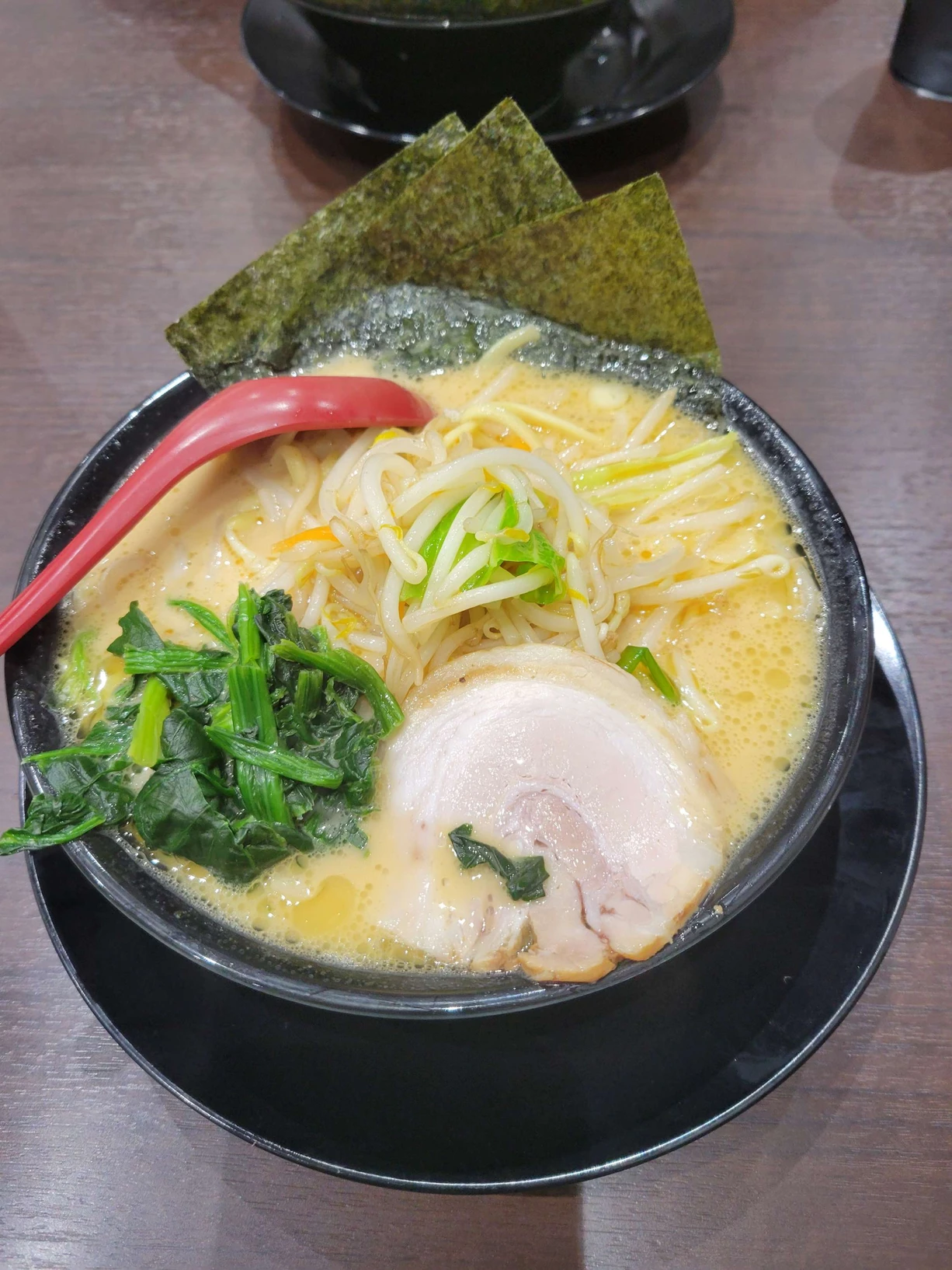 最近中里にできたラーメン屋へ