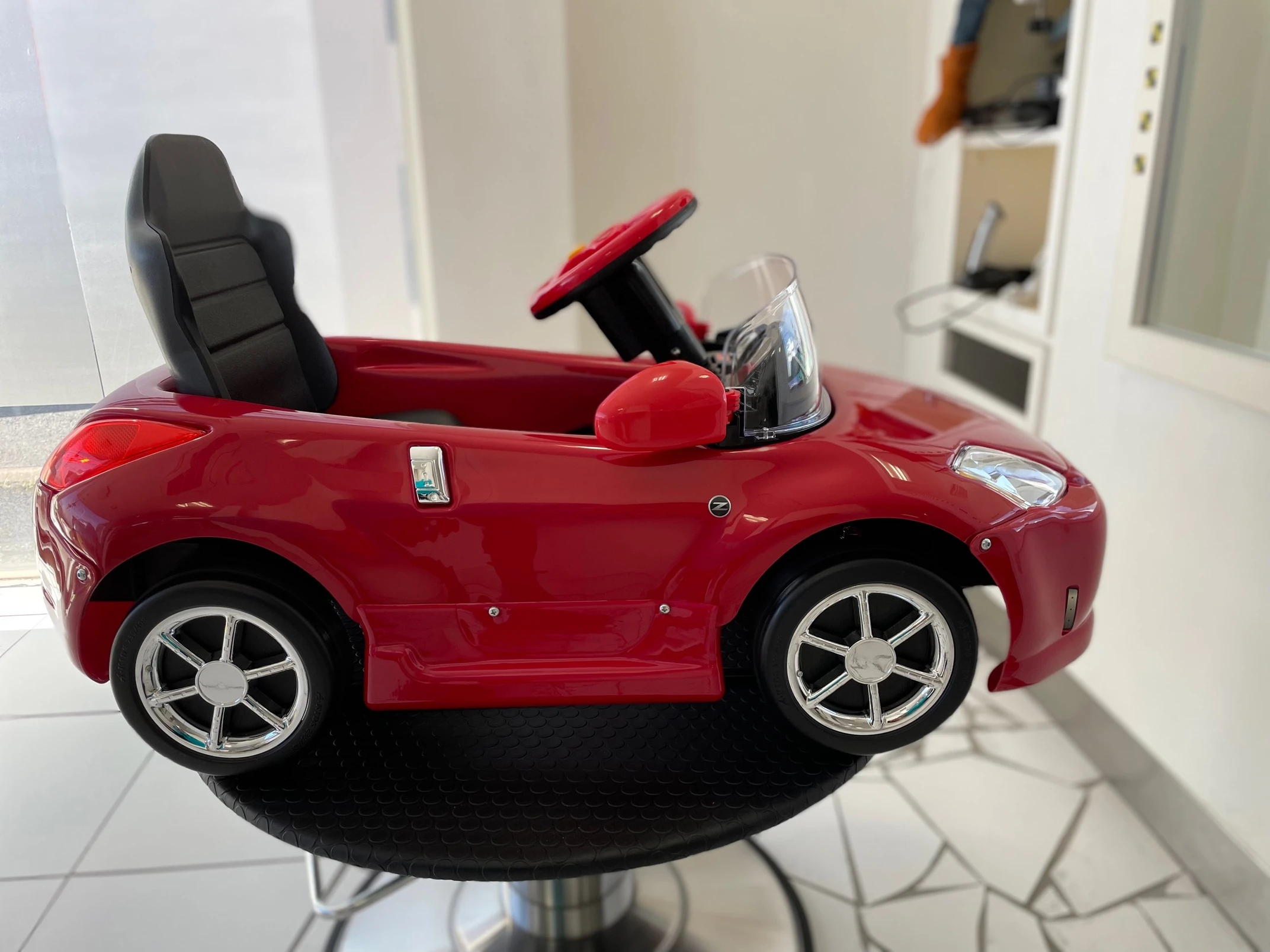 子供専用カット椅子新調しました🚗