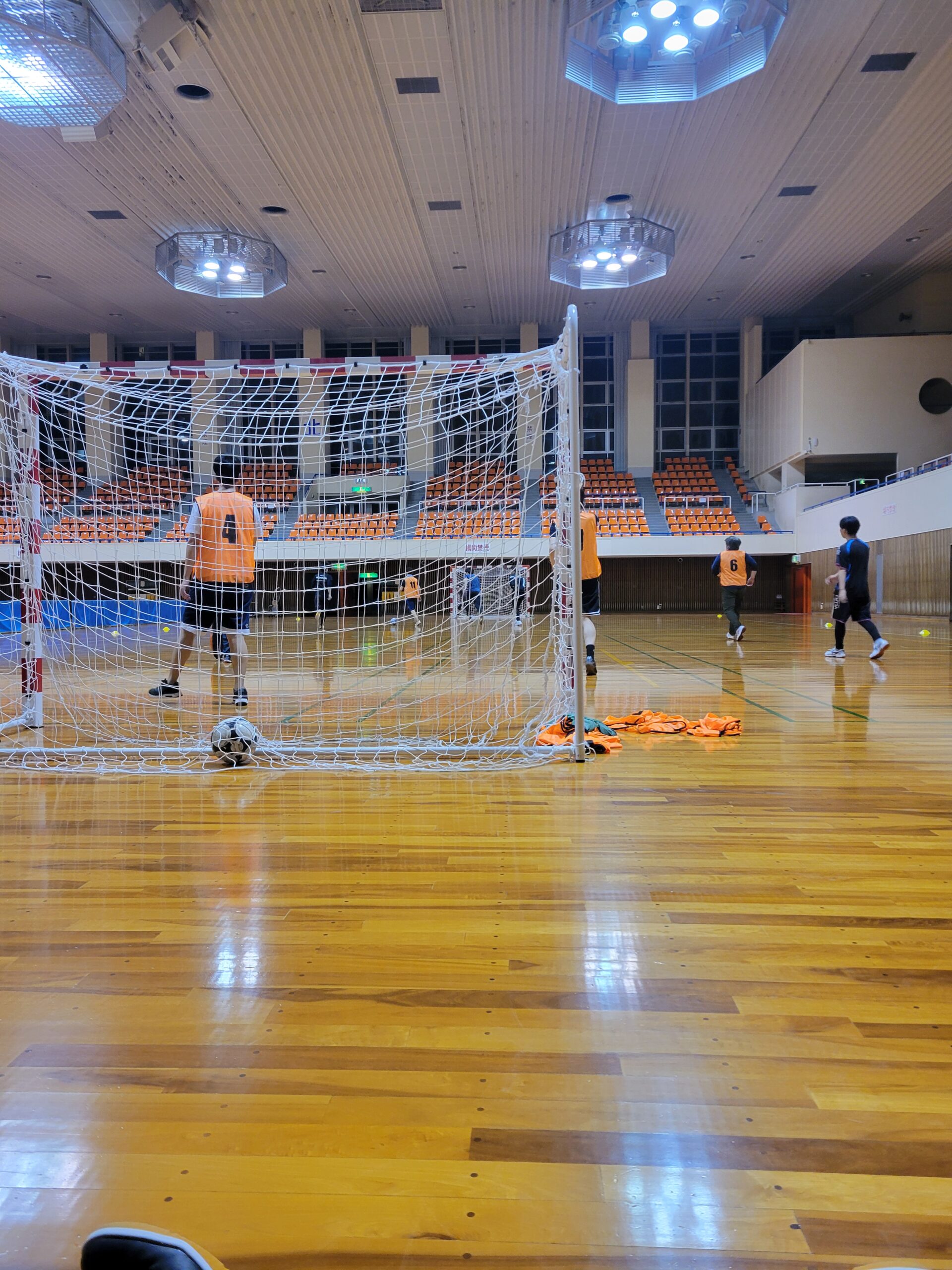 フットサル始めました⚽